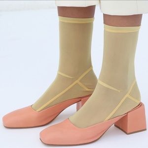 Darner Solid Yellow Mesh Socks